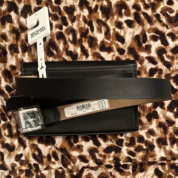 Brand New Michael Kors Black Leather Belt Bag Fanny Pack w/ Silver Tone Buckle main image 4